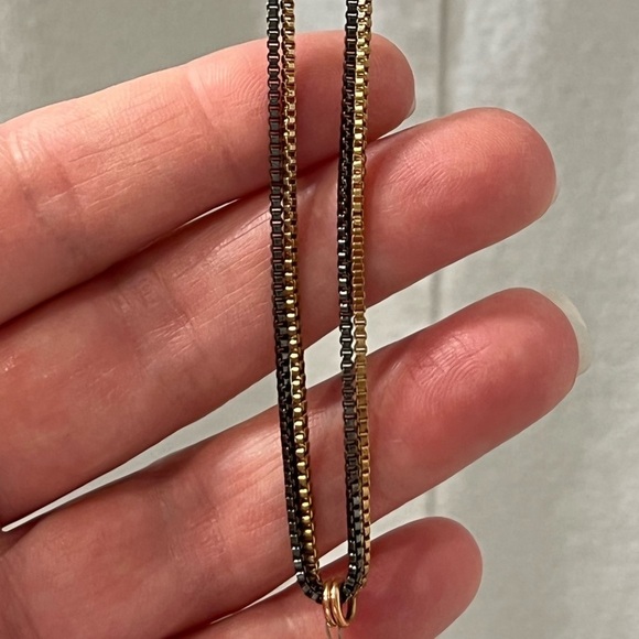 Gold and black feather shape chain dangling necklace - Picture 5 of 6